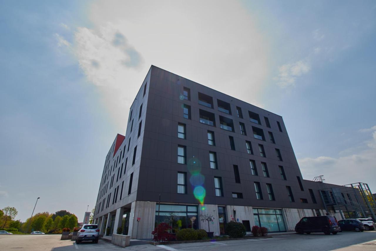 Piazza Lira Schio Residence Εξωτερικό φωτογραφία